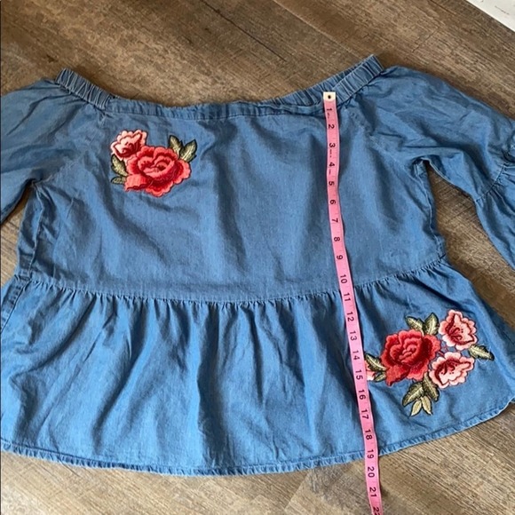 a.n.a Jean Off Shoulder Floral Embroidered Top L - Picture 9 of 11